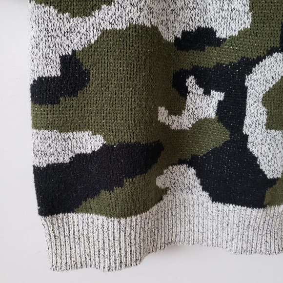 Camouflage Sweater Dress - Picture 4 of 6